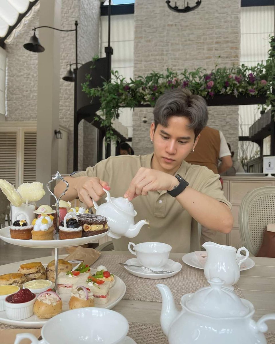 patnion_ph's tweet photo. Afternoon tea ☕️ #thamesmoments

@FiatAngelo's FB post update 

#Patnion #PatnionPH https://t.co/lBxbqYB7PR