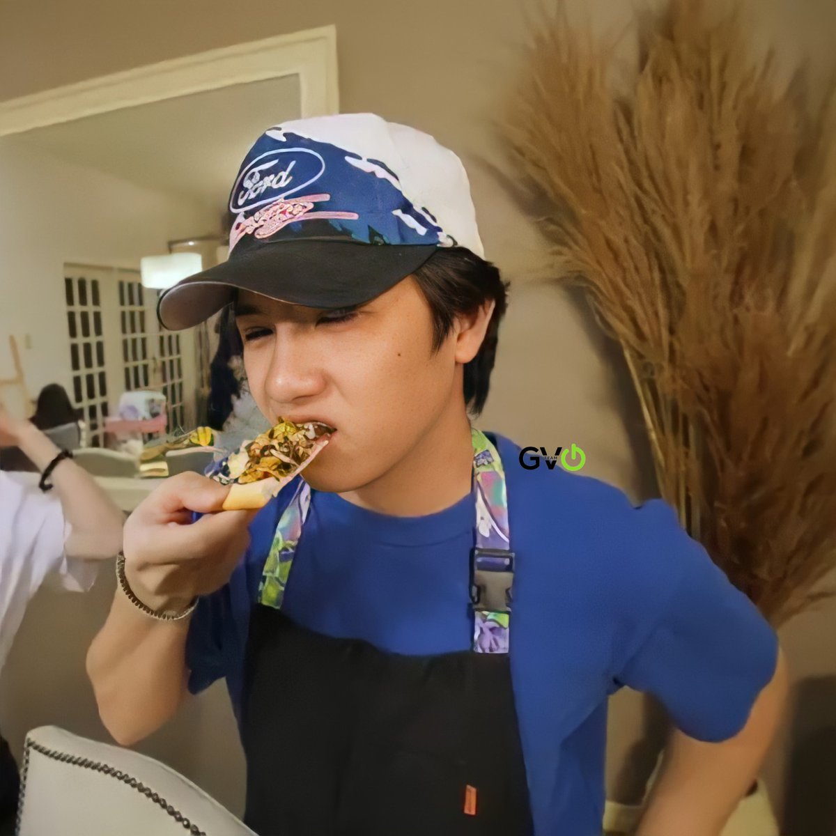 teamgvoph's tweet photo. Did you know that Ranz Kyle’s favorite comfort food is pizza?🍕
©ranzandniana vlog https://t.co/yM2eJeMJCU