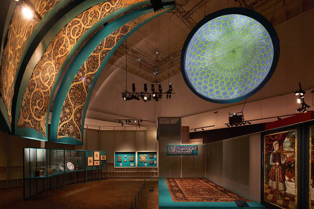 Epic Iran at @V_and_A charts the country’s history from 3200BC, using hempcrete walls, the evocation of a mosque’s dome and spaces inspired by town squares @pamela_buxton reports #ribajreview ribaj.com/culture/epic-i…