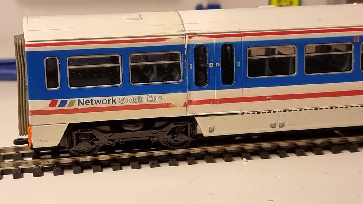 PdannyH's tweet image. #WhatsOnTheWorkbench - #Class465 is underway. As per Rail Express October 2019, trailer 1 has been built using two Class 466 inner ends. Chassis cast bufferbeam cut off, to be recast using milliput. Bodyshell fixed with superglue then strengthened #TMRGUK #VariousMultipleUnits