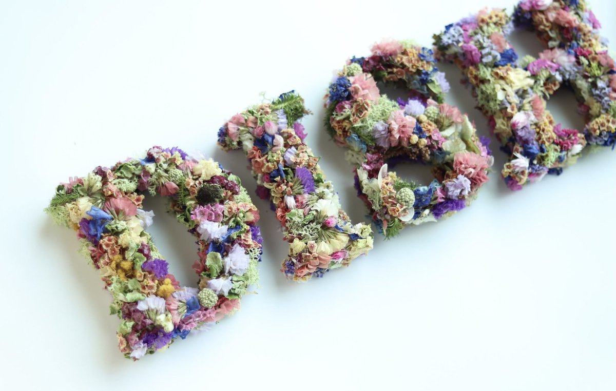 mama20111111's tweet photo. 最近仕事が暇なので、ドライフラワーでDISH// 作ってみました☺️
余ったお花で作ったので、カラフルになりすぎたけど🥲
DISH//コーナーに飾ります🥰
#DISH// https://t.co/SXTXU0HmSK