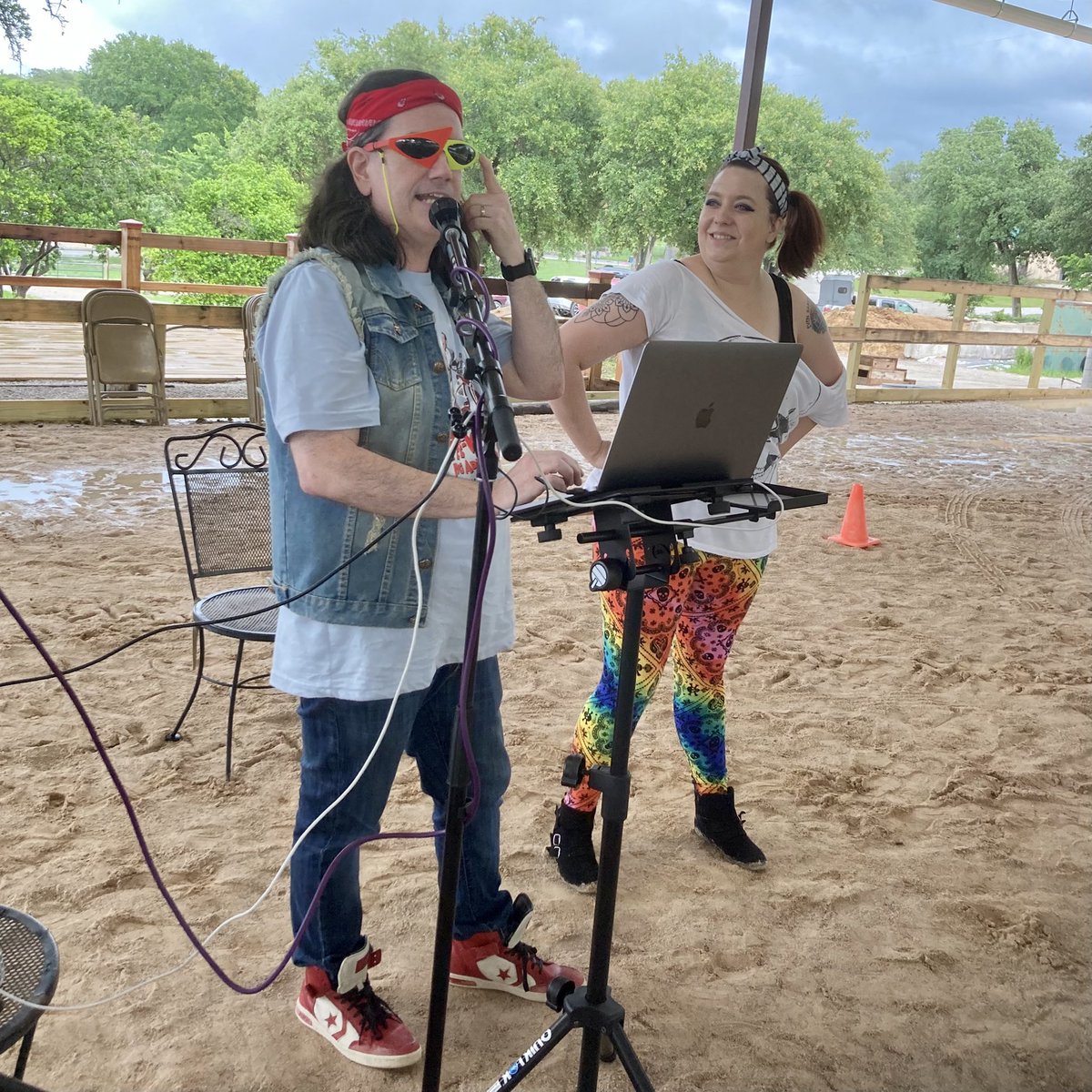 TotallyCool80s's tweet photo. Thank you, @ridingwithkathy, for hosting a fabulous night of Ultimate Mix Tape Live! on Sunday. Despite the crazy weather, everyone had a totally bodacious time!
#corporateevents #eventplanner #teambuilding #80s #trivianight #retro #austin #austineventplanner https://t.co/pB3PlXbRuv