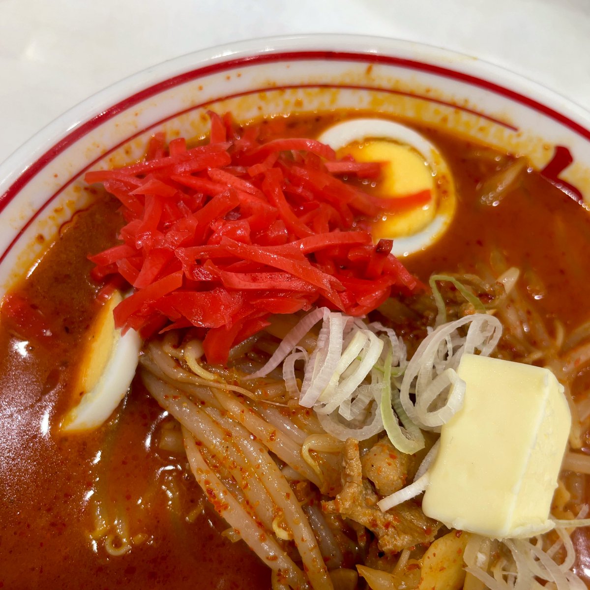 alcoholic_81's tweet photo. 二日酔いを強制リセット
味噌卵麺 2倍 麺半分硬め 野菜大盛 バター
#蒙古タンメン中本 https://t.co/ZgmqdlTHd0