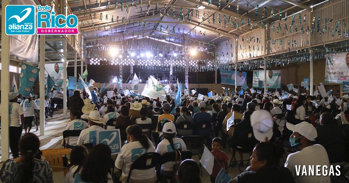 FJavieRico's tweet photo. Vanegas nos recibió cálidamente en el cierre de campaña de Román Cruz, aspirante a la presidencia municipal, y de Juanito Córdova, candidato a la diputación del primer distrito local.
#RicoGober
#RicoGobernador
#ElQueSabeSabe
#Vota6DeJunio
#VotaTurquesa
#VotaNuevaAlianza https://t.co/BVqCbtjK5M