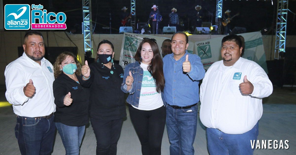 FJavieRico's tweet photo. Vanegas nos recibió cálidamente en el cierre de campaña de Román Cruz, aspirante a la presidencia municipal, y de Juanito Córdova, candidato a la diputación del primer distrito local.
#RicoGober
#RicoGobernador
#ElQueSabeSabe
#Vota6DeJunio
#VotaTurquesa
#VotaNuevaAlianza https://t.co/BVqCbtjK5M
