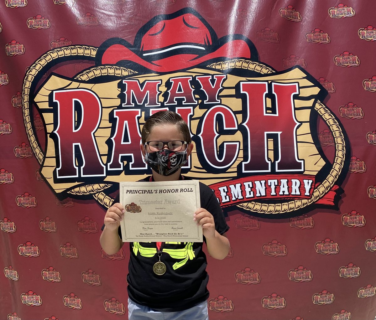 StacyR_82's tweet photo. So proud of this guy...Principal’s Honor Roll all 3 trimesters. Could not have asked for a better teacher! Thank you Mrs. Hague and @MayRanch for making this year special #mresrocks #wranglers #solong3rdgrade #smartypants @ValVerdeUSD https://t.co/LcrZ3Z9Csj