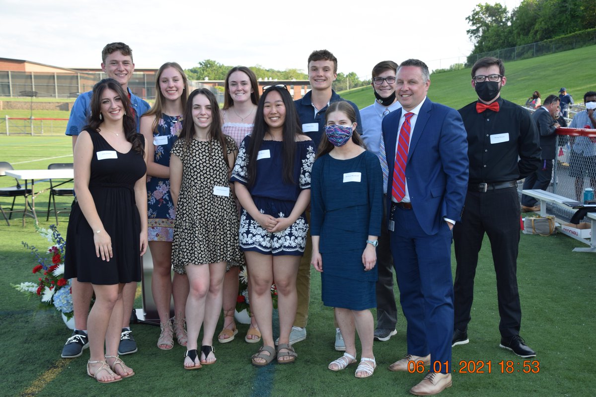 This evening we honored the 2021 Fairport-Perinton Dollars for Scholars awardees! We wish the 72 recipients continued success as they begin their college careers. TYto our generous sponsors &amp; partners for supporting our program. fairportdfs.org/news <a href="/fairport_high/">Fairport High School</a> <a href="/FCSDtweets/">Fairport Central School District</a>