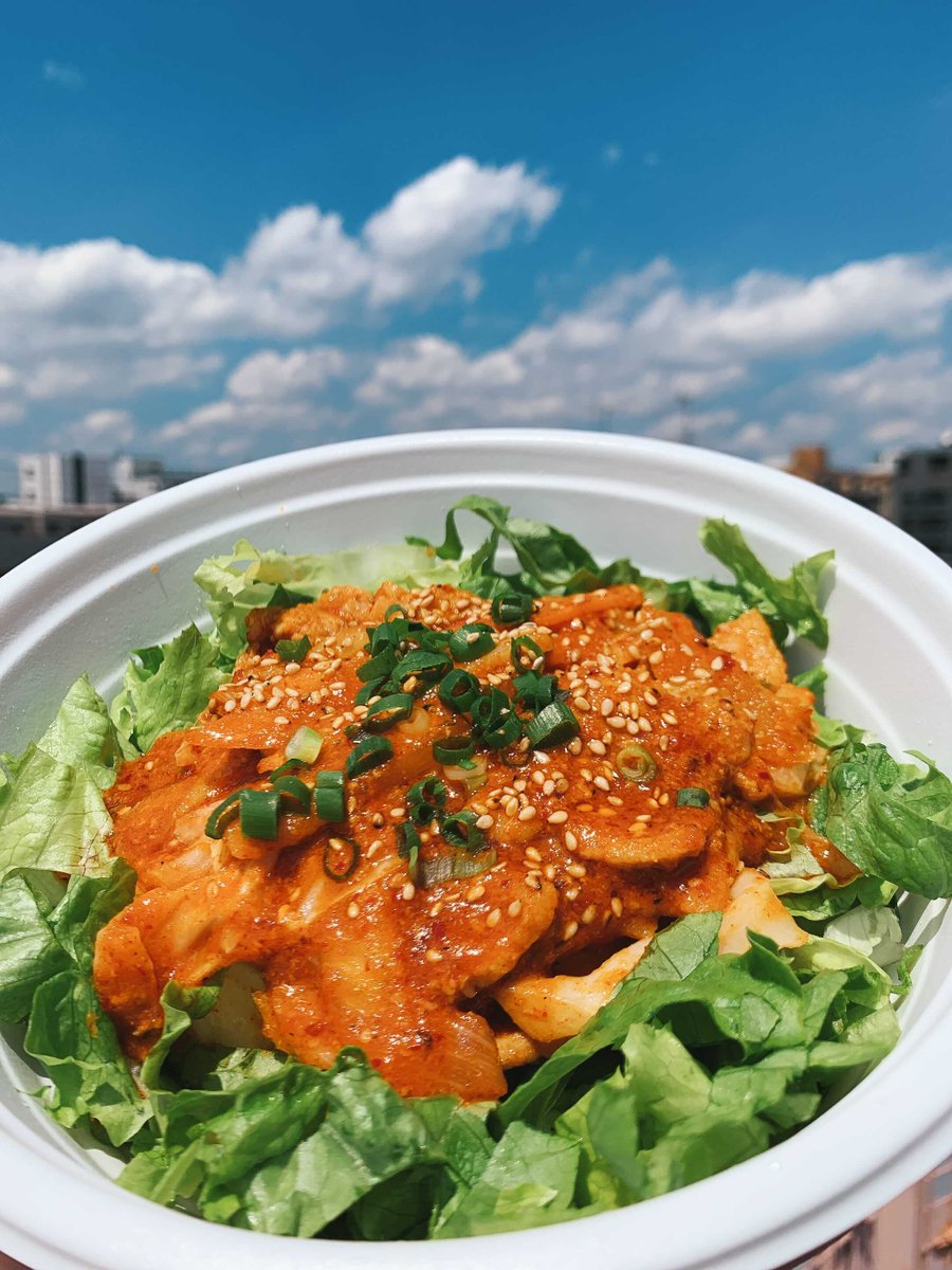 base_kitchen's tweet photo. 👨🍳KitchenBASE中野「吉村」👩🍳
◎プルコギとサムギョプサル丼専門店
◎旨辛サムギョプサル丼がイチオシ
◎韓国の本場のお母さんがシェフ
◎とにかく本格的!!
デリバリーで青空ランチはいかがですか?パワーチャージして午後もがんばっていきましょう💪
#中野
#KitchenBASE https://t.co/GXdlO6qfHr