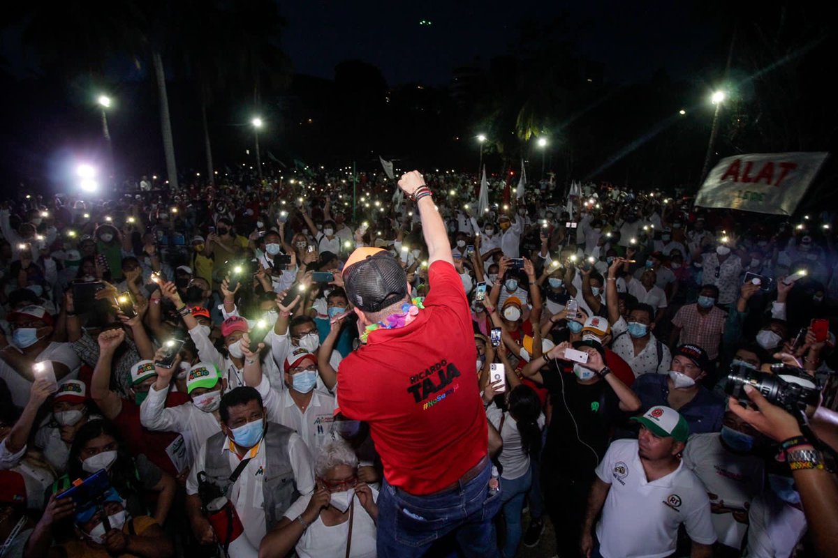 RicardoTajaMX's tweet photo. Agradezco el apoyo de la juventud acapulqueña en este cierre de campaña, 💪🏻 ustedes me contagian su energía y ánimo para seguir luchando por #Acapulco. 
Este 6 de junio votemos por la alianza que va con los jóvenes, vota PRI-PRD.
#TAJASITRABAJA https://t.co/CiKu3xaERe