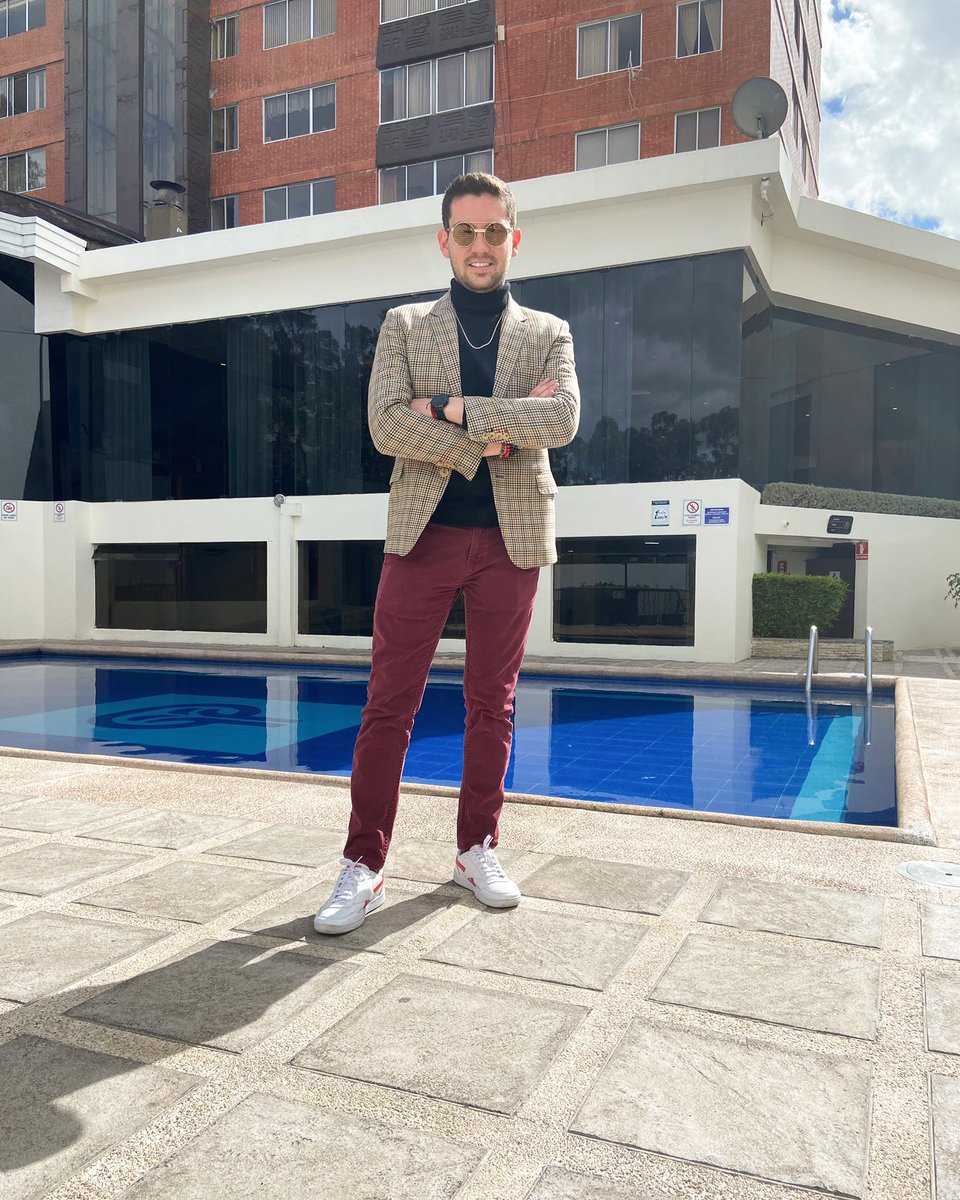 carlosherrerafx's tweet photo. APLICAR LO QUE APRENDES 🔥💪🏻

Esto es lo que diferencia a una persona exitosa de un sabelotodo sin resultados 🎩🎯

Todos los días aprende cosas nuevas y todos los días aplica lo aprendido 👊🏻🎉 https://t.co/kR770mrg3x