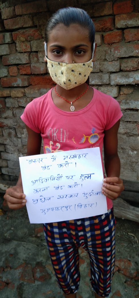 kuwar_sushil's tweet photo. आज हजारों की संख्या में बस्तर के आदिवासी जल जंगल जमीन की लड़ाई में एक जुट हो कर संघर्ष कर रहे है, ऐसे समय में पूरे देश के आदिवासी भाई बहनों से अपील है कि वो आगे आए और बस्तर में हो रहे अन्याय के खिलाफ आवाज उठाएं ✊ 🏹🏹
#BASTER_SEEKS_HELP
#SaveBastar
#बस्तर_में_नरसंहार_बंद_हो https://t.co/ceJIspHSU1