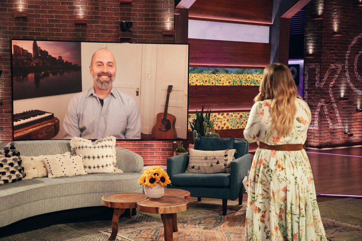 blu sanders tweet media