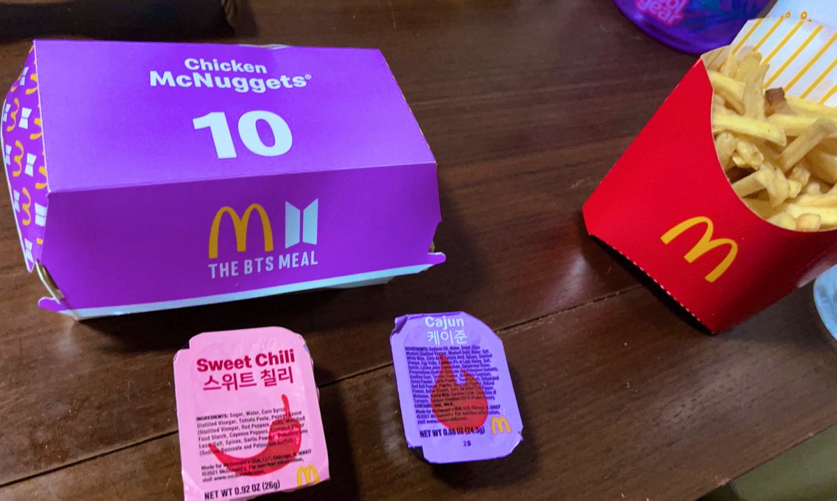 Maiillu's tweet photo. Tengo...tenía 1+ de no comer McDonalds peeeeeeeeeeerooooooo (Estrategia de Marketing 💯) #TheBTSMeal #BTSMealPTY https://t.co/HlkxdSkYFq
