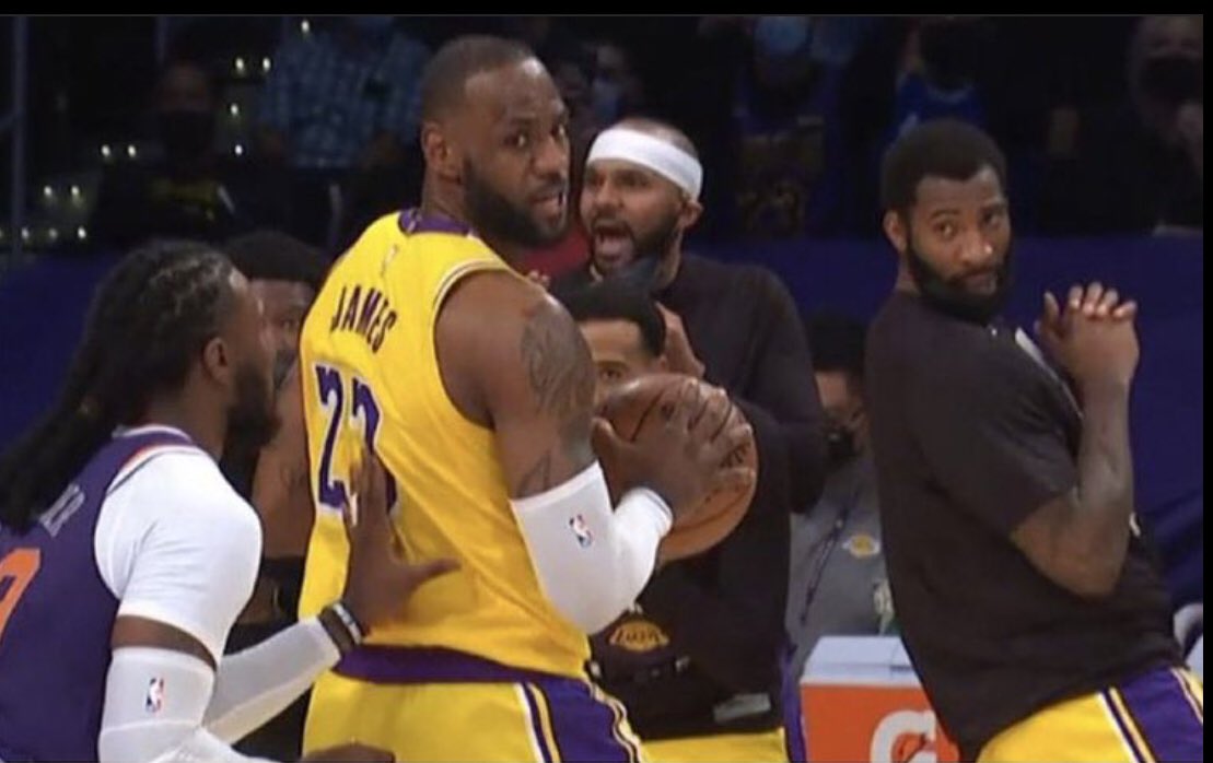 ssanders920's tweet photo. @barstoolsports Where’s this energy at?! #LeFraudJames #StriveForLameness #Noskillsafter18years #NoClutchGene #NoHeart #YouDontLiketoCompete #2020ringdontcount #bytchmade #NotaRealLaker https://t.co/pNLdAWoSu4