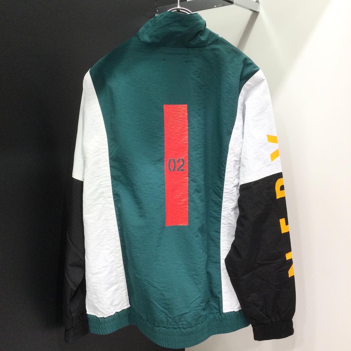 新商品】RADIO EVAより「EVANGELION SWITCHING NYLON JACKET/グリーン 