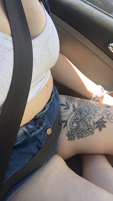 i&rsquo;m so hot ☹️ https://t.co/2ozCBB5hGY