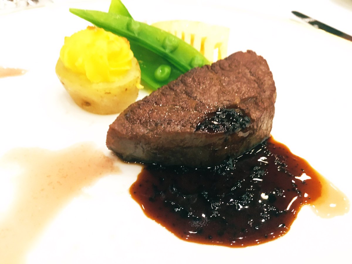 JohoShare's tweet image. 体調も安定し、主人に個室のフランス料理店に連れてきてもらいました。羊水検査も行い結果待ち。複雑な遺伝病があるので子供に影響ないか心配ですが、主人がどんな結果であっても、愛と責任をもって大切に育てようといってくれたので私も心を強くもち渡米まで過ごしたいと思います。