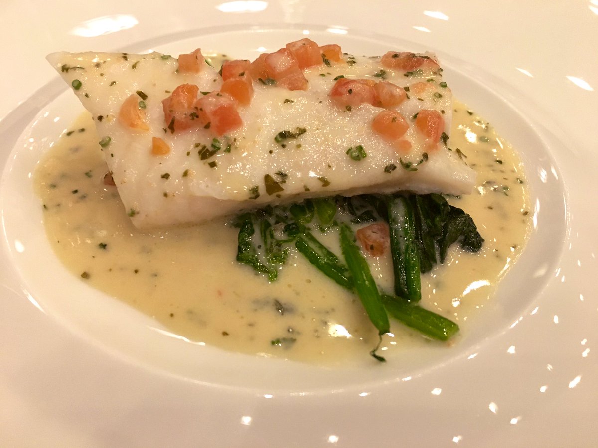 JohoShare's tweet image. 体調も安定し、主人に個室のフランス料理店に連れてきてもらいました。羊水検査も行い結果待ち。複雑な遺伝病があるので子供に影響ないか心配ですが、主人がどんな結果であっても、愛と責任をもって大切に育てようといってくれたので私も心を強くもち渡米まで過ごしたいと思います。