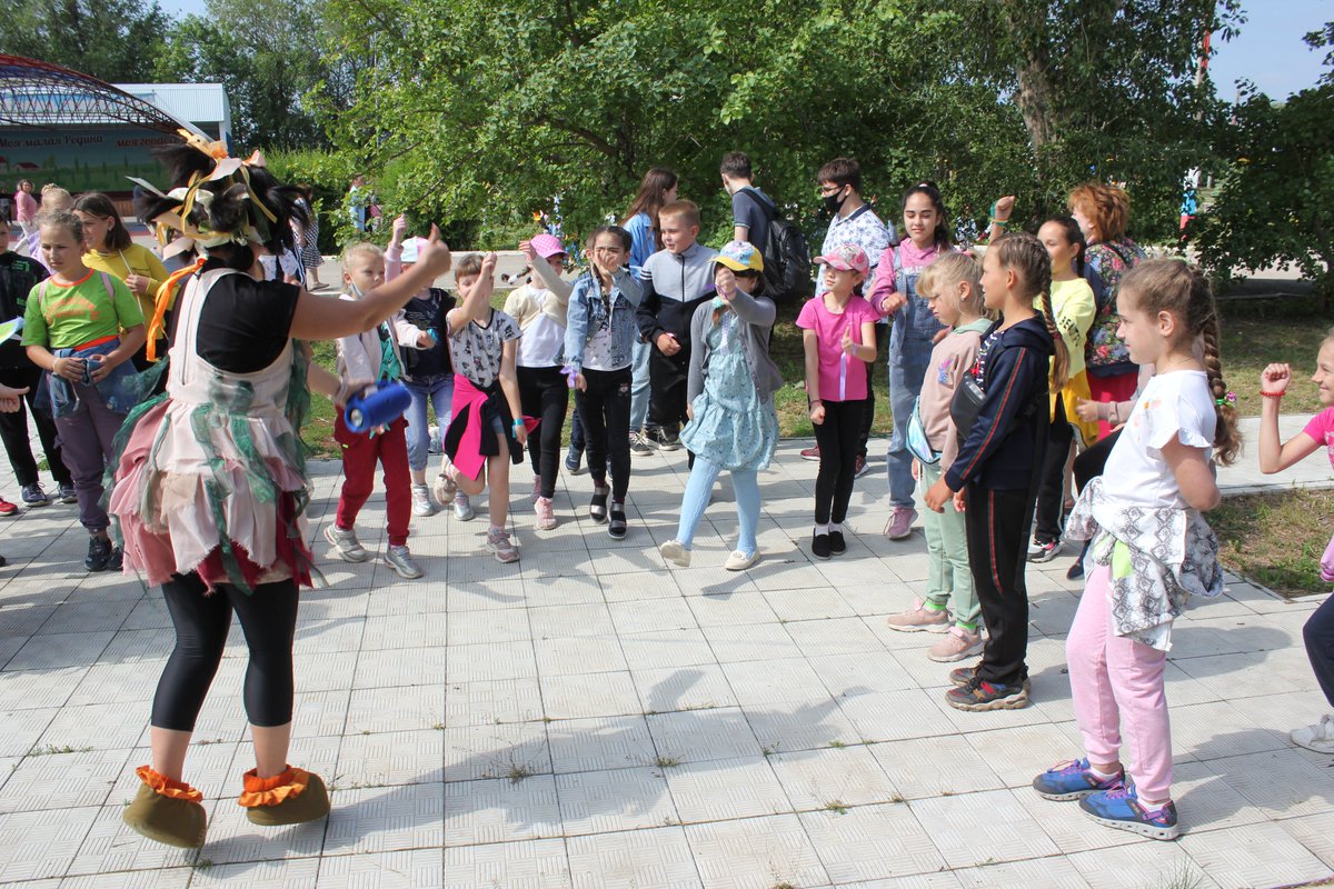 Mahov_Hvor's tweet photo. В день защиты детей в парке Космонавтов с.Хворостянка организован веселый праздник! https://t.co/GEimuR7b8F