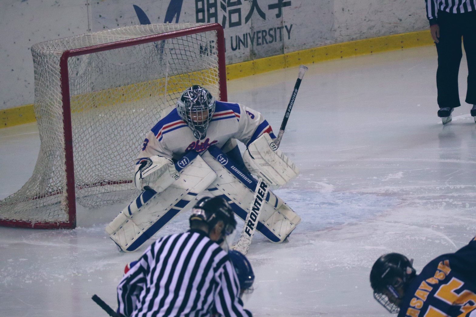 千葉大学アイスホッケー部 ゴールキーパー募集中 サッカーなどのキーパーをやっていた人にはうってつけ チームを支えるキーマンになりませんか T Co 36daqckt2g Twitter