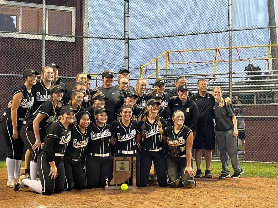 Fastpitch_BHS's tweet photo. REGIONAL CHAMPS 🏆#semibound https://t.co/v2x6Pu3YNr