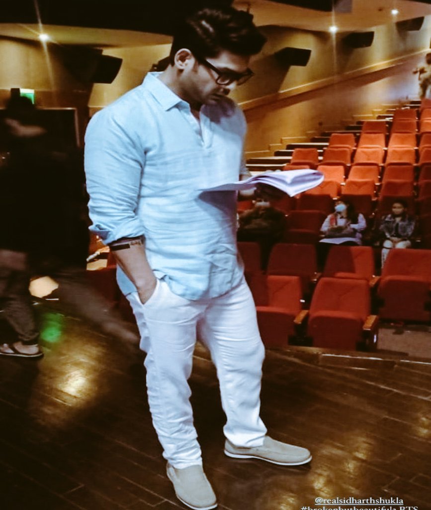 lifetime_sid's tweet photo. We learn something From u #SidharthShukla Everyday Who Passes Through Our Lives..... 
Some Lessons are painfull, Some are painless , but All are Priceless .. 
Good Morning @sidharth_shukla 

#SidHearts 
#BrokenButBeauiful3 
#goodmorning https://t.co/RWPn80CXsa
