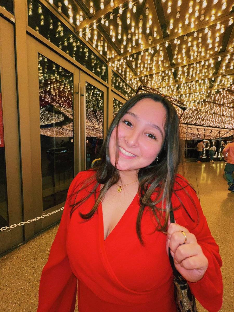 aleejandruh's tweet photo. #tamufollowtrain
I’m Alex! 
✨tamu’22
✨industrial distribution
✨my vibe is just living life
✨ΓΑΩ https://t.co/73oVJITvaz