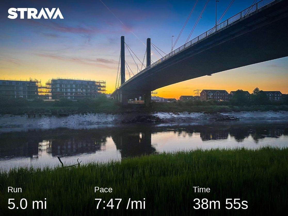 awv's tweet image. 4am run done before it gets hot.  Love these early training runs with the rising sun. #ukrunchat #GlobalRunningDay