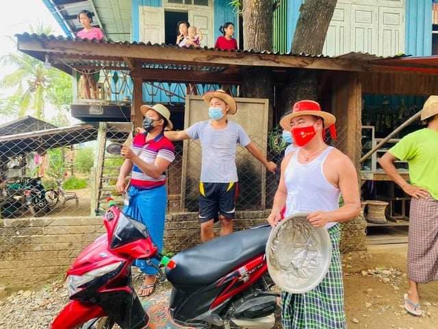 Than-Bone-Tee Strike in Tamakan village Phakant, people join by banging pots and pans to protest against Non-CDM Staffs and military dictatorship.
#WhatsHappeningInMyanmar 
#June2Coup