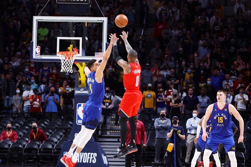 overtime's tweet image. Dame put on an unforgettable performance tonight despite the loss 👏

55 points
10 assists
6 rebounds
17/24 FG
12/17 3PT (most made 3s in playoff history)
9/10 FT
51 minutes 
1 turnover

Give this man his flowers 💯