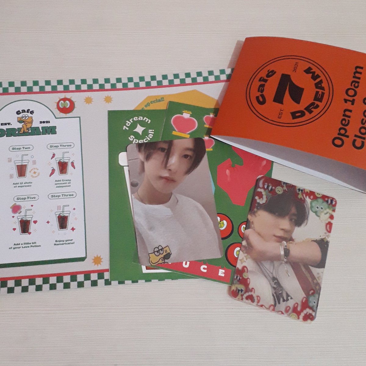 8thcart's tweet photo. THANK UUU @nztsales the freebies are super cute, i love it 👏🏼👏🏼 #nztfb https://t.co/mIm617W51N
