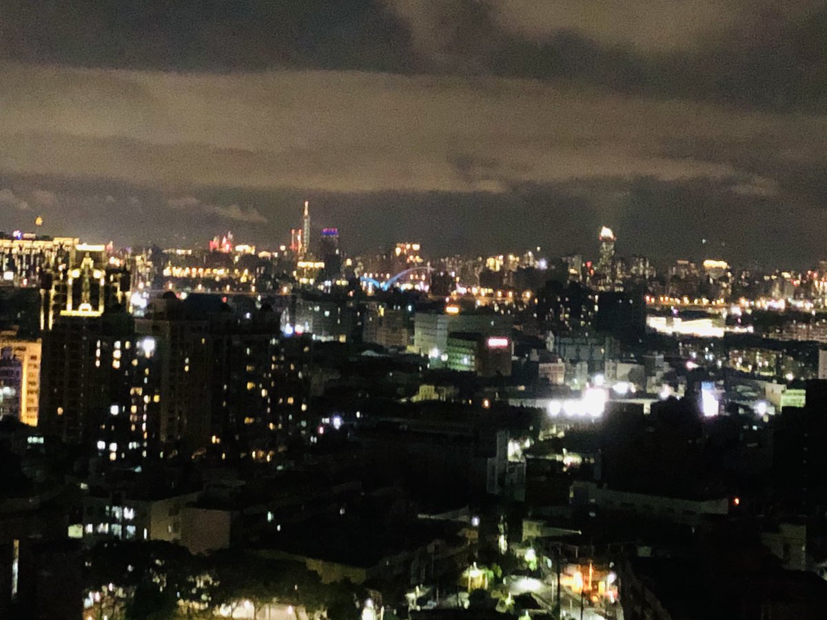 Cihdy1964's tweet photo. 不能出門只能在家防疫 https://t.co/QQIhPzWnFL