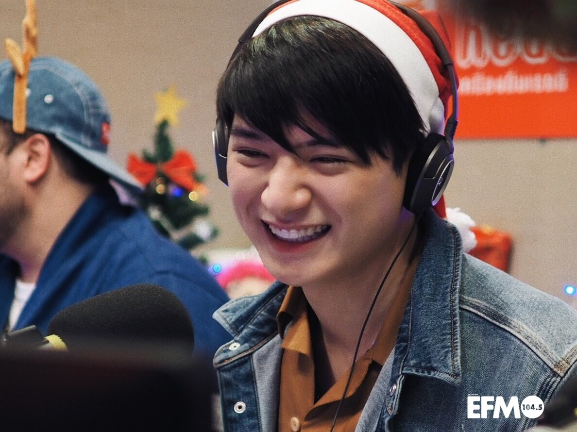EFM_STATION's tweet photo. สวัสดีวันพุธครับ 💚💚
ก่อนเริ่มรายการ แอดเอารูป #Kristperawat ที่เคยมา #EFM94  มาฝากทุกคน แต่ละรูป งู้ยยยยยยยย น่ารักมากเลยจ้า 

#EFMFandomxKrist https://t.co/ejFDpFlbZh