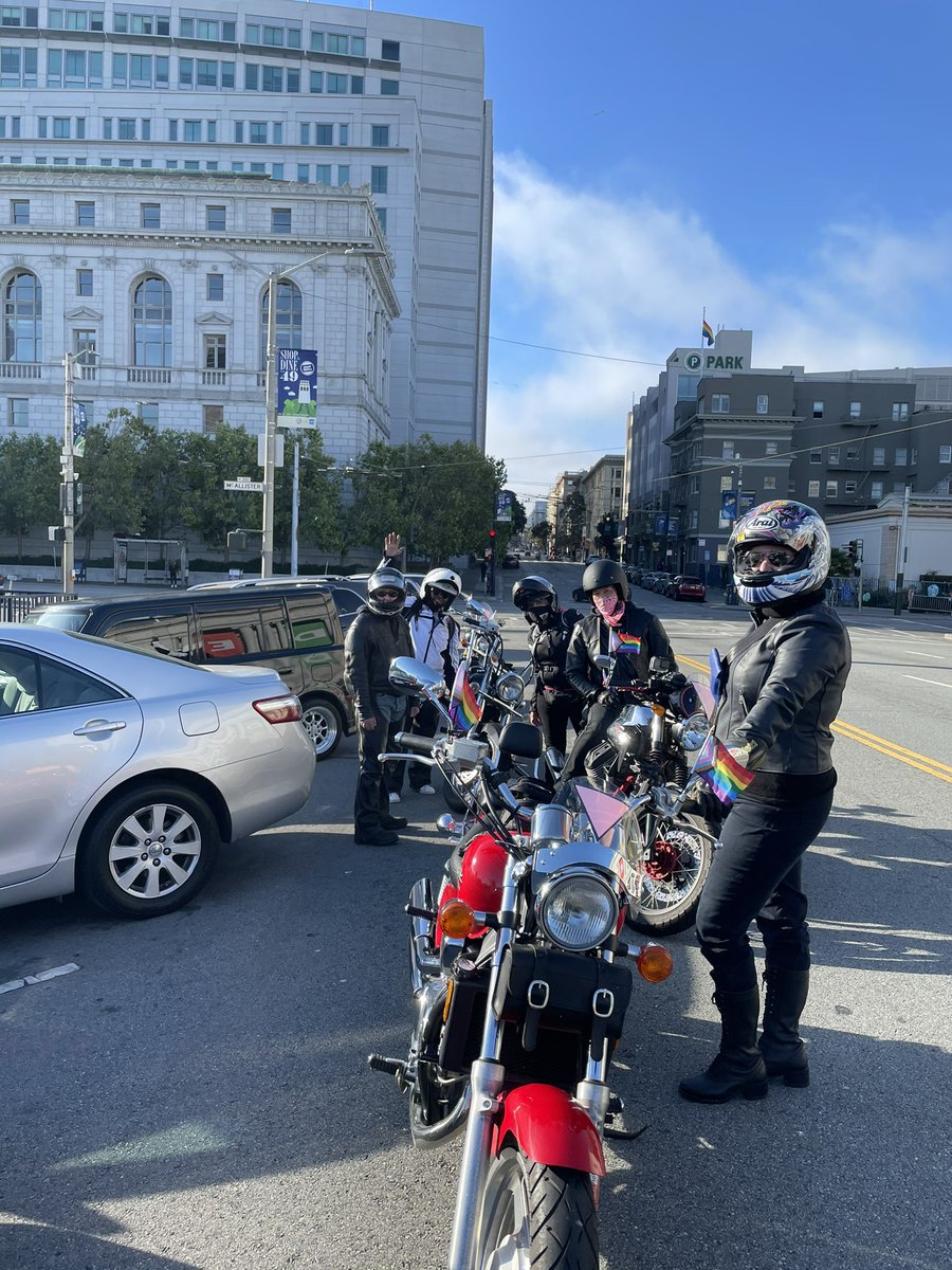 SFDykesOnBikes's tweet photo. Today was a day to remember! Thank you to everyone involved in putting together this beautiful #PinkTriangleProject event. Being a part of the #PinkTorchProcession is a fantastic experience.
We look forward to seeing those lights shine all month long.
Happy Pride! ๐ณ๏ธโ๐๐๐ณ๏ธโโง๏ธ https://t.co/rCmgbhCxQD