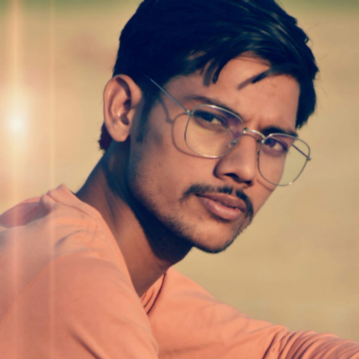 dshukla440's tweet photo. #NewProfilePic https://t.co/v4WsKC2vTj