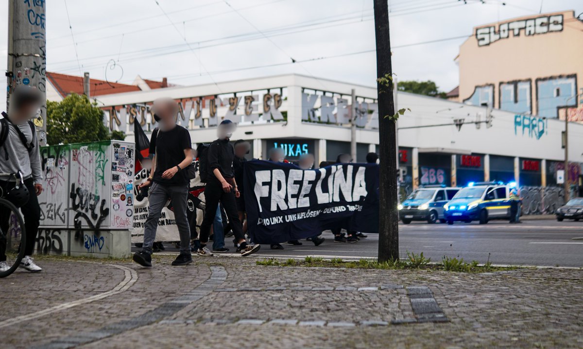 mic_weiland's tweet photo. Zum gestrigen Dienstag, dem 1. Juni, fand in #Leipzig eine Kundgebung mit anschließender lebhafter Demonstration statt. Diese verlief, trotz kämpferischen Charakter, ohne größere Zwischenfälle. Der Termin soll, so die Organisator:innen des Aktionstags, etabliert werden.
#LE0106 https://t.co/LrsZYE9vsu