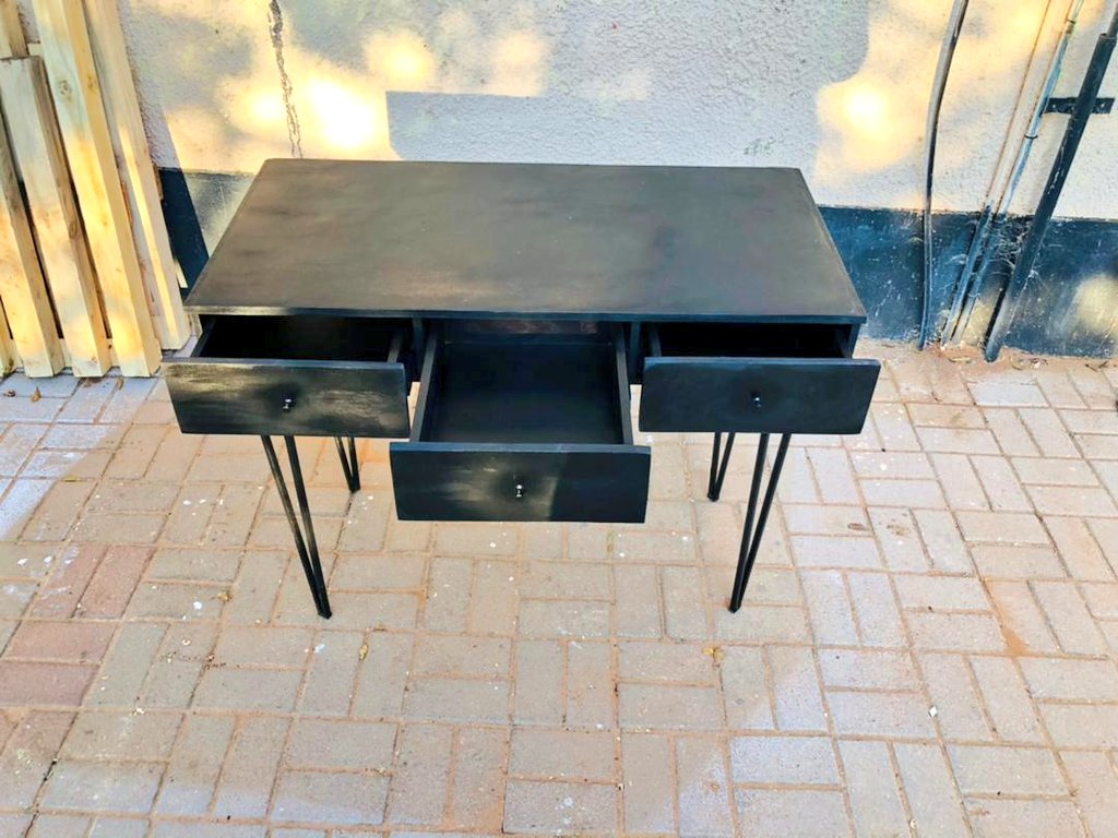 PLDMANUFACTURI1's tweet photo. Matte Black Study Desk
1200mm by 500mm
P1450
send us your desired design via WhatsApp 74177517
#CustomDesigns #bespokefurniture #plddesigns #handcrafted #OfficeDesk #PushaBw https://t.co/HtkxWpkQop