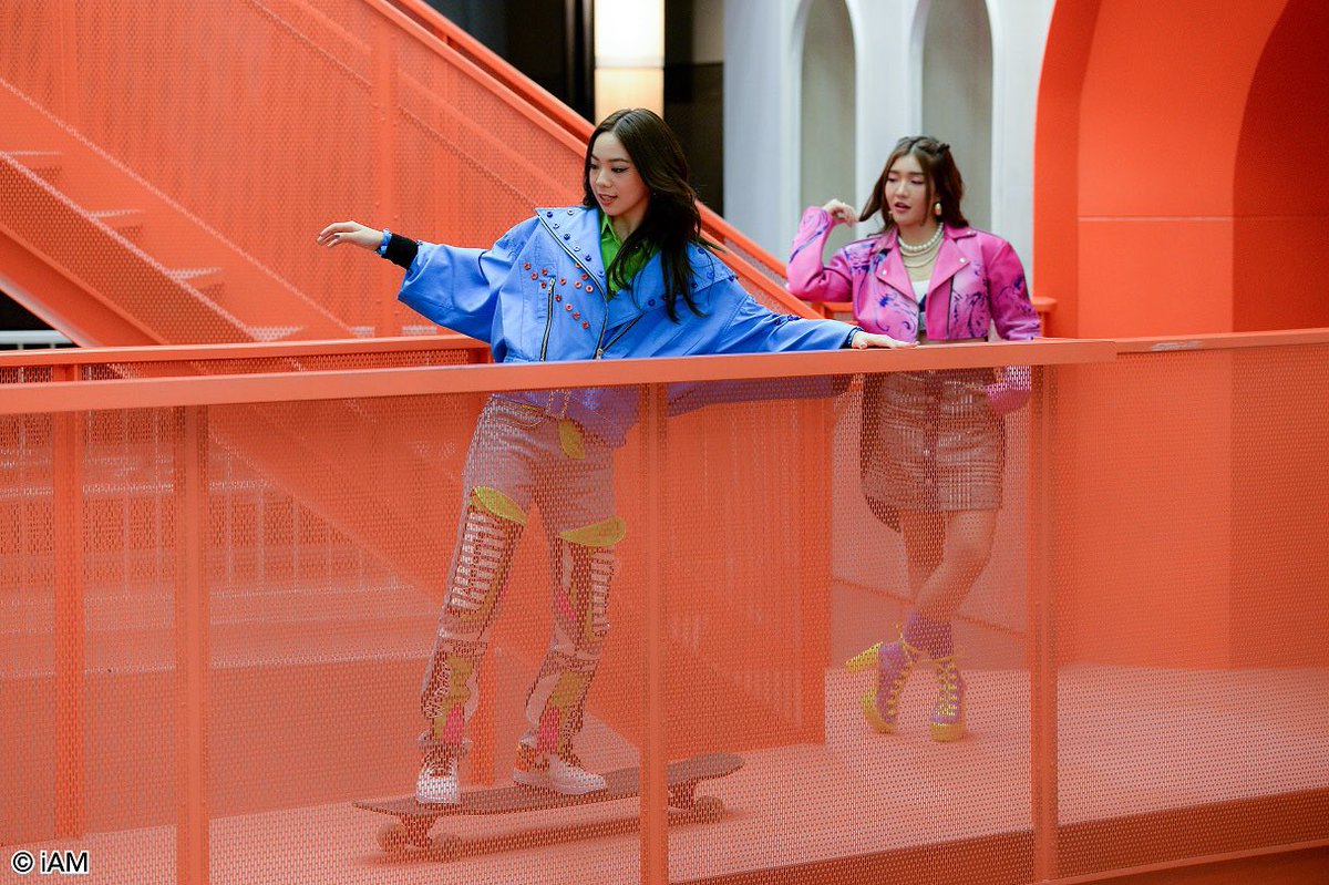 editorkaraoke's tweet photo. ศิลปินไอดอลหญิงวง BNK48  ชวนผู้ชมฟิน MV เพลง "ดีอะ" ละมุนใจคู่จิ้นทุกสตรีมมิ่งออนไลน์

ดี๊ดีชวนเต้นท่าซิกเนเจอร์ "ดีอะ+เป็นโสด" สไตล์จังหวะ pop dance  ผสมผสานแนว Street สุดชิค

พร้อมกลับมาสร้างทุกกระแสฮิต ส่งความสดใส และ เขย่าใจแฟนคลับแล้ววันนี้ #ดีอะmvมาแล้ว #bnk48 https://t.co/VMWQ6xs4cB