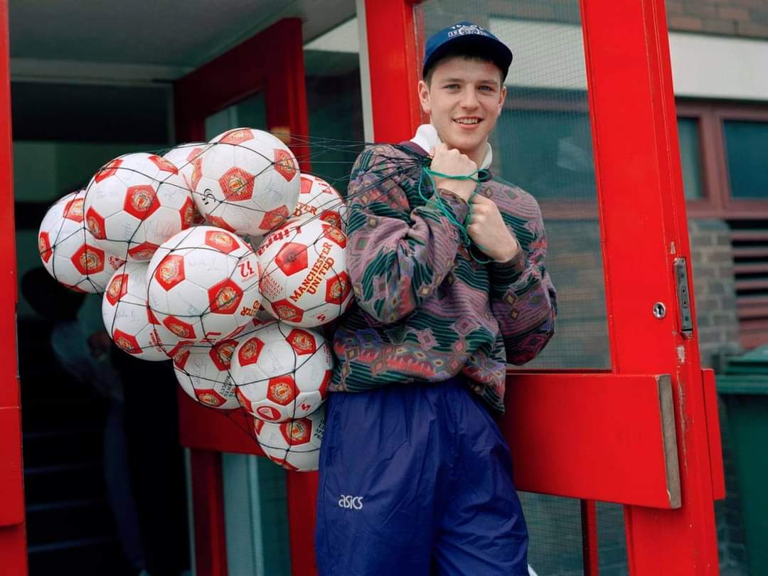 georgespurs's tweet photo. @Sharpeyofficial ya clothing style hasnt changed much sharpie 😆😆😆😆 https://t.co/LqKPr8HGSQ