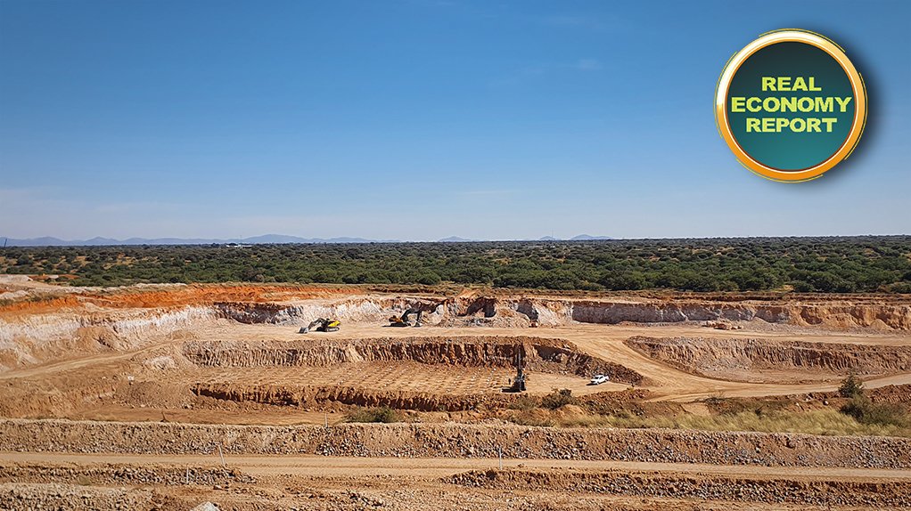 MiningWeekly's tweet photo. [WATCH] Mining investment firm #Menar has officially launched its first-to-portfolio #manganese mine, called East Manganese, based in #Hotazel in the Northern Cape, which is expected to produce its first ore in July.

View full show: https://t.co/cbeb1YZMG3

@menarsocial https://t.co/i6ck8CpmXt