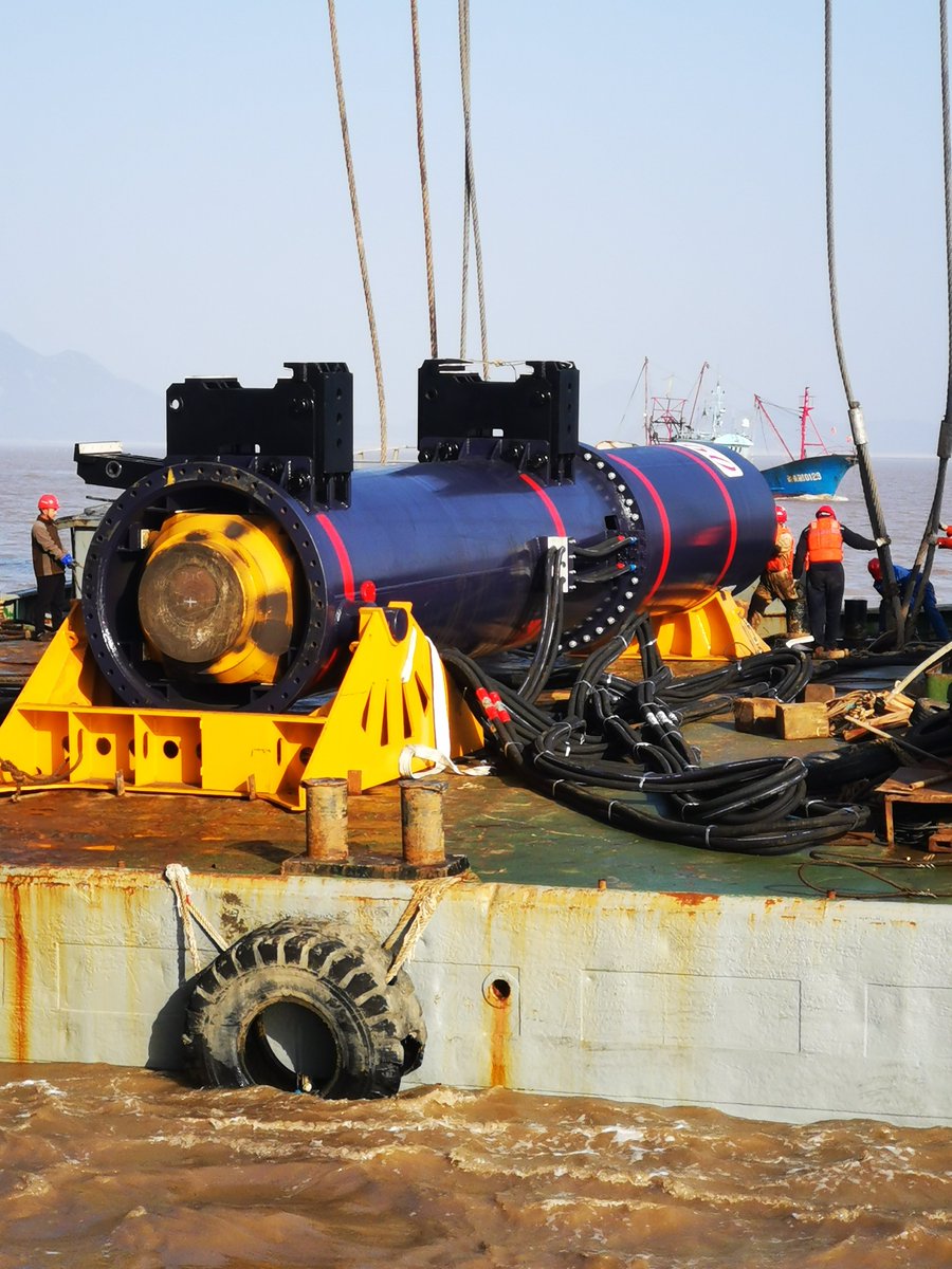 ZhejiangYongan's tweet image. New design hydraulic impact pile driving hammer arrived to the Offshore Wind Power farm where located the east of China sea.
#OffshoreWindPower #piling #PilingHammer #Pilehammer
