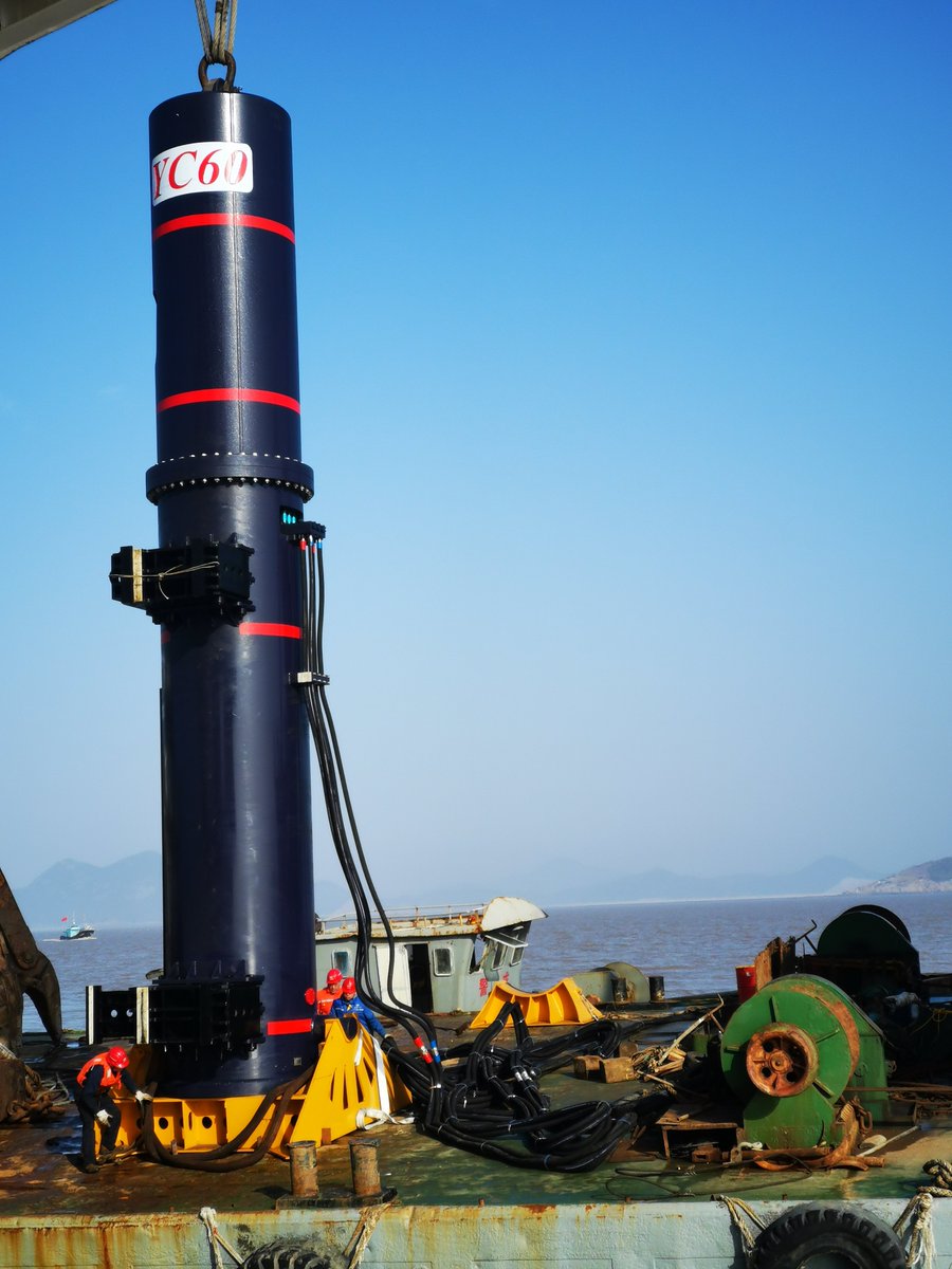 ZhejiangYongan's tweet image. New design hydraulic impact pile driving hammer arrived to the Offshore Wind Power farm where located the east of China sea.
#OffshoreWindPower #piling #PilingHammer #Pilehammer