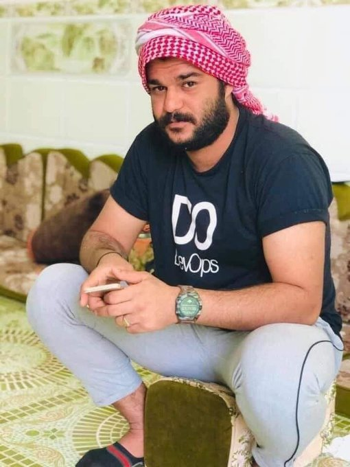 shamshoomi's tweet photo. Yesterday Iraqi court sentenced an officer to 6 years in prison for KILLING a protester
 
Today it sentenced Basheer Abbas to 10 YEARS for burning a corrupt gov. party building.

Meanwhile, killers of 800+ protesters still walk free. This is "justice" in Iraq.
 #انصفوا_بشير_عباس https://t.co/azCeK9q19g