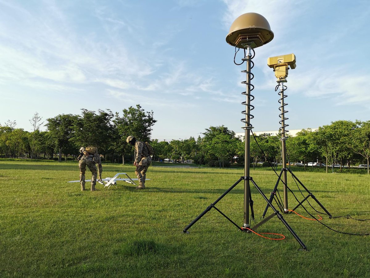 Protecting the sky’s from unwanted Drones. Digital Eagle Counter and Detection UAV platform.  #counterdrone #antidrone #military #BritishArmy #safezone #detect #track #defeat #antidrone