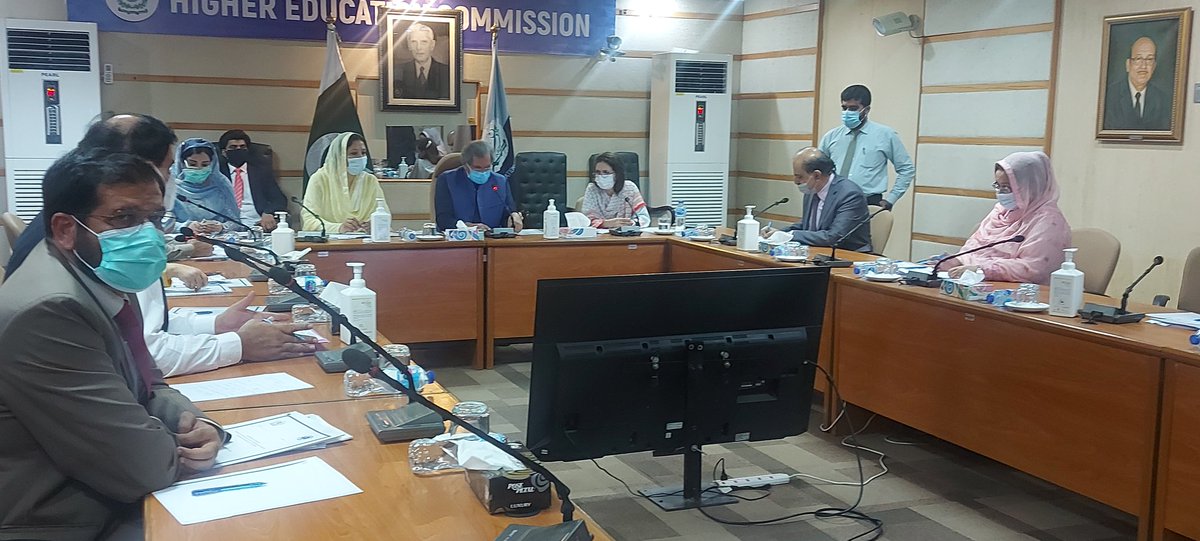 EduMinistryPK's tweet photo. وفاقی وزیر تعلیم @Shafqat_Mahmood کے زیر صدارت صوبائی وزرائے تعلیم، محکمہ تعلیم کے حکام کا اجلاس جاری۔ اجلاس میں صوبائی وزرائے تعلیم 
@SaeedGhani1
@DrMuradPTI @RajaYassirPTI @SardarRindPTI @ShahramKTaraka 
 ED HEC, چیئرمین IBCC FBISE, 
وفاقی و پارلیمانی سیکرٹری
 @WajihaQmr شریک https://t.co/00WBTxiYE2
