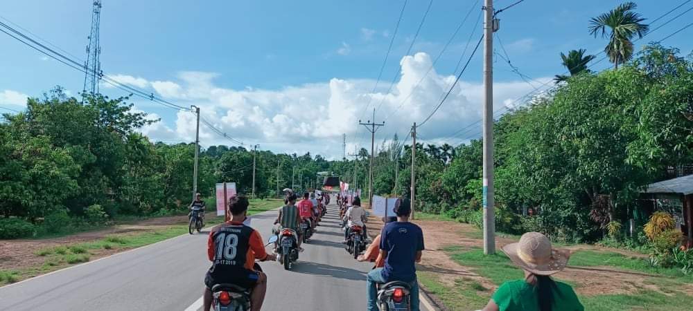 minthet_oo6's tweet photo. Marching with motorcycle strike to oppose the military dictatorship  in Thin Kyun Village, Thayet Chaung Township in this afternoon. 

#June2Coup
#WhatsHappeningInMyanmar https://t.co/W8LkUy4Ocr
