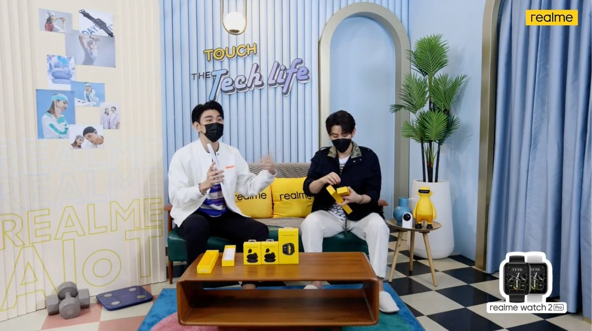 iPhone_Droid's tweet image. Toptap &amp;amp; Mike มารีวิว review watch 2 Pro แล้วนะ ฟีเจอร์เพียบ 

#TouchTheTechLife #realmeAIoT #TopTap #Mike #ToptapMike #realmeWatch2Pro #realmeWatch2 #realmeBudsQ2 #realmeTH #realme #RealmeDareToLeap