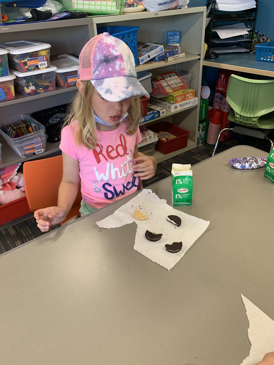 CGroutSGR's tweet photo. We did a little Taste Test Tuesday this week— Which Oreo do you like best?? Chocolate won by a landslide! @sgrspuds https://t.co/Ntqdps3IoE