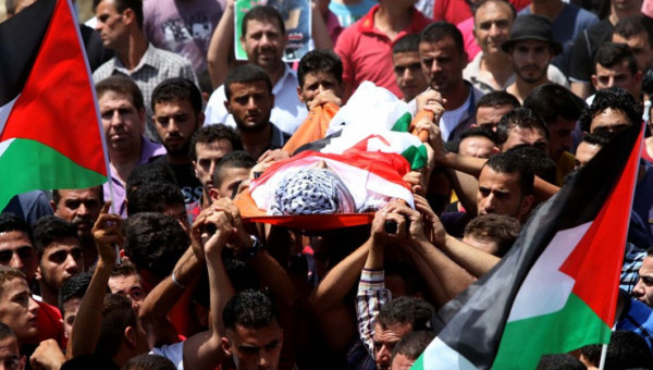 Today, #Palestinians bid farewell to 34-year-old Fadi Washaha after he succumbed to his wounds. Fadi was shot in the head by the #Israeli occupation 2 weeks ago while participating in a protest at Beit El checkpoint. He spent 8 years in #Israeli colonial jails. 
#MilitaryEmbargo