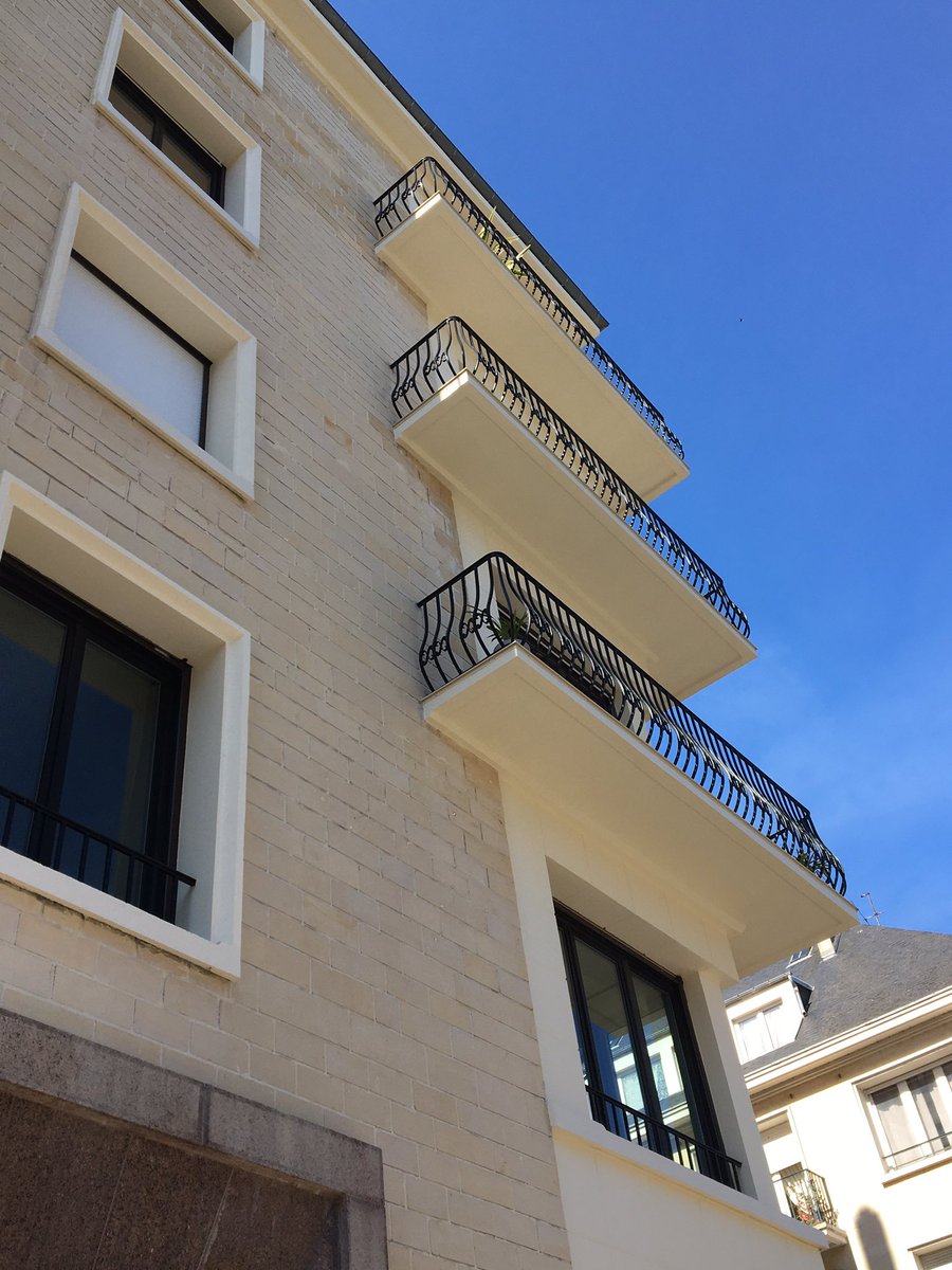 JoyauNicolas's tweet photo. Visite hier dâune copro bĂ©nĂ©ficiaire du #POPAC de #Caen & du programme « Villes reconstruites » @RegionNormandie.
Ont été accompagnées 25 copropriétés & cours communes représentant 1300 #logements de la reconstruction
#ravalement #Energie #accessibilite #rehabilitation #habitat https://t.co/4tp7gi1bMQ